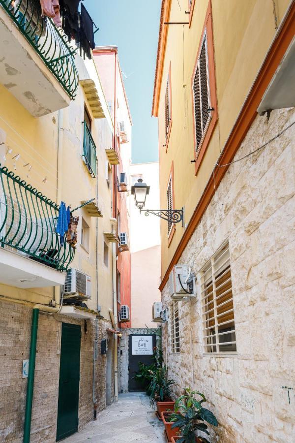 B&B La Corte San Francesco Bari Bagian luar foto